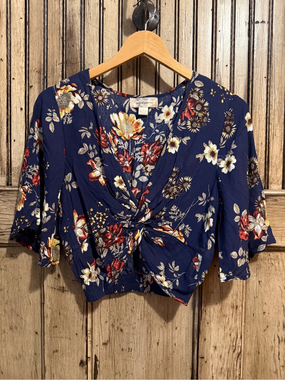 Band of Gypsies Navy Blue Floral Twist-Front Crop Top
